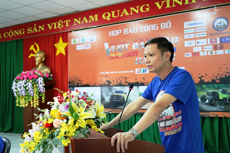 Ông Phạm Trung Nghĩa, Chủ tịch UBND huyện Buôn Đôn chia sẻ công tác tổ chức